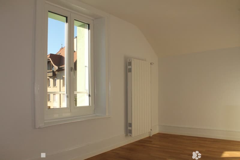 ALPENPANORAMA inklusive - top renovierte 2.5-Zimmerwohnung mit Galerie (4)