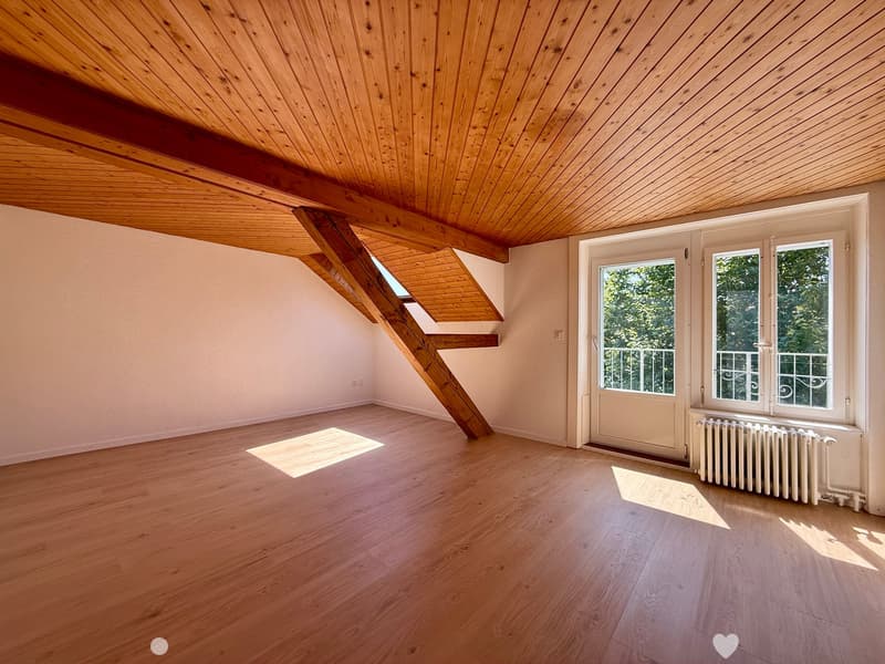 Charmante 3-Zimmer-Altbauwohnung mit Balkon in Biel – ab sofort verfügbar (3)