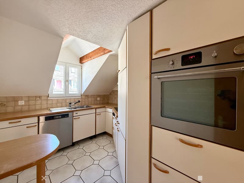 Charmante 3-Zimmer-Altbauwohnung mit Balkon in Biel – ab sofort verfügbar (6)