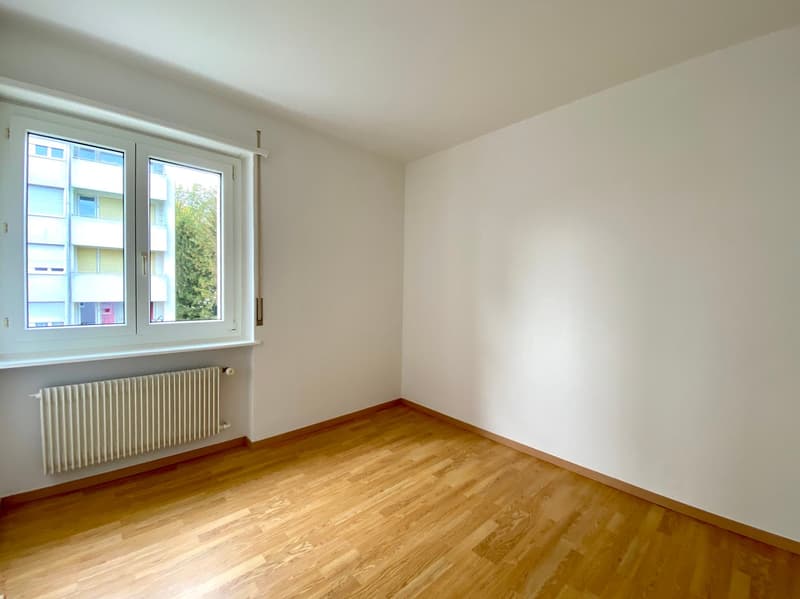 Stadtgrenze Biel/Nidau - Renovierte 3-Zimmerwohnung mit Balkon (3)