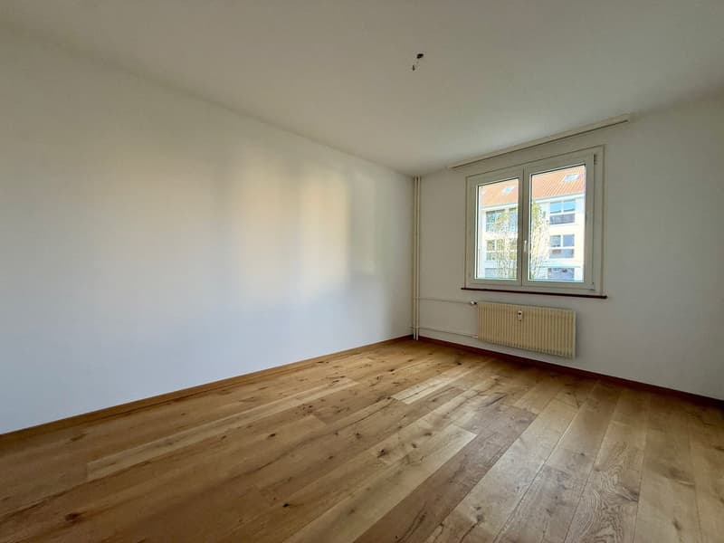 Charmante 2.5-Zimmer-Wohnung mit Balkon in Lyss – sofort verfügbar! (4)