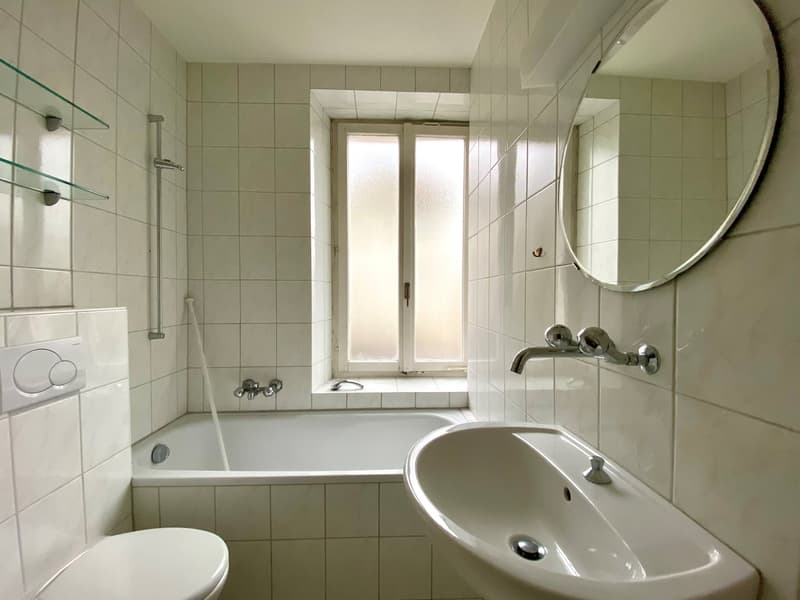 Grosszügige 3-Zimmerwohnung ca. 85m2 mit grossem Balkon (8)