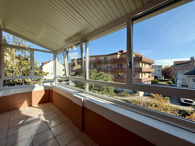 Grosszügige 2.5-Zimmer-Wohnung mit 100 m² und Wintergarten-Charakter (8)