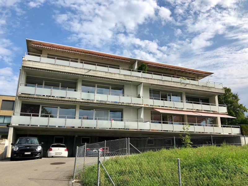 Unterstand- und Aussenparkplätze zu vermieten (2)