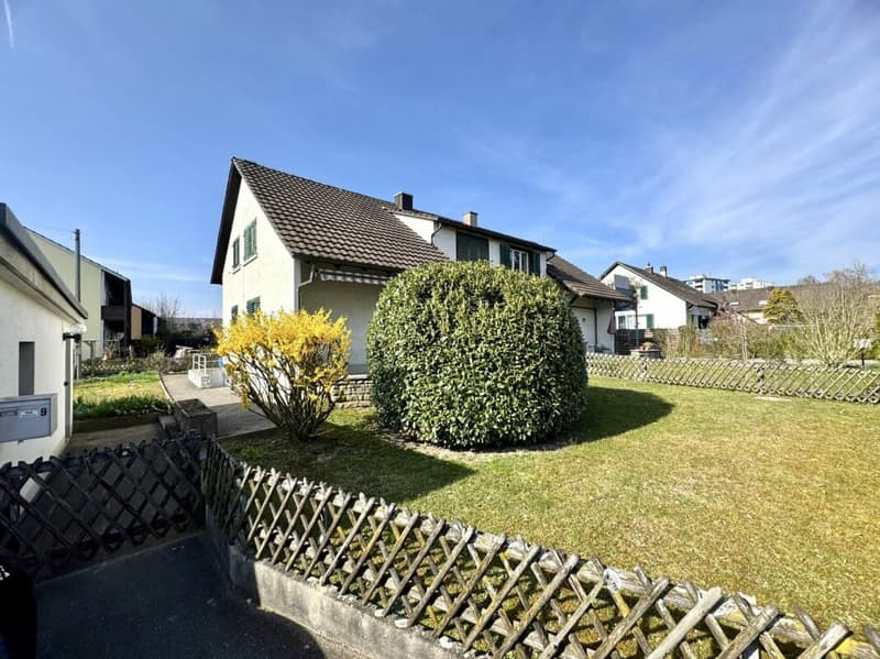 Charmante und gemütliche, einseitig angebaute Einfamilienhaus (24)