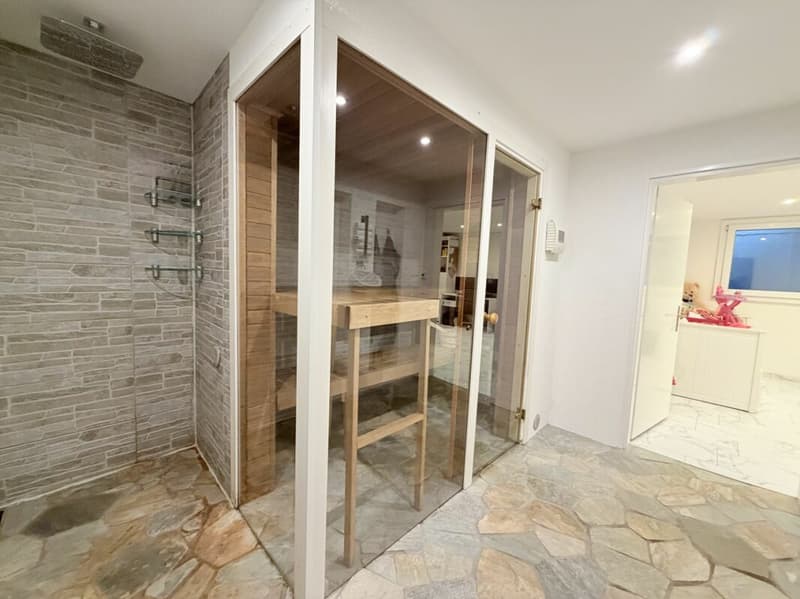 Badezimmer mit Sauna UG