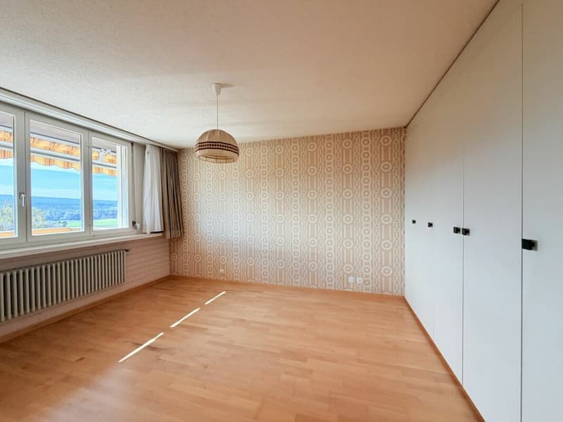 Grosszügiges Einfamilienhaus mit separater Einliegerwohnug und Weitsicht (21)