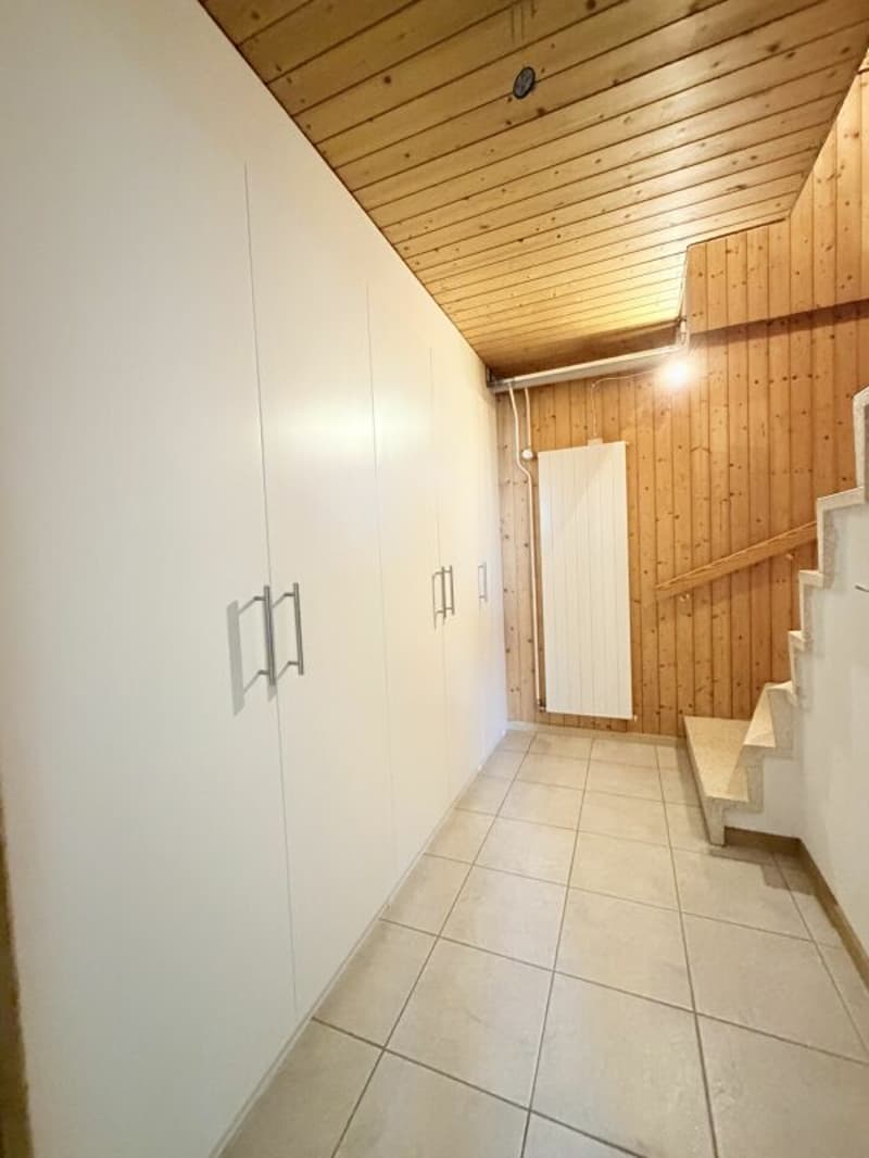 4.5-Zimmer-EFH mit 2.5-Zimmer-Einliegerwohnung an einer naturnahen Lage (11)