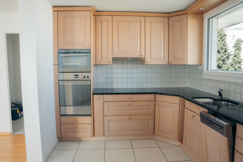 Moderne 4-Zimmer-Attikawohnung mit Cheminée in Thun (6)