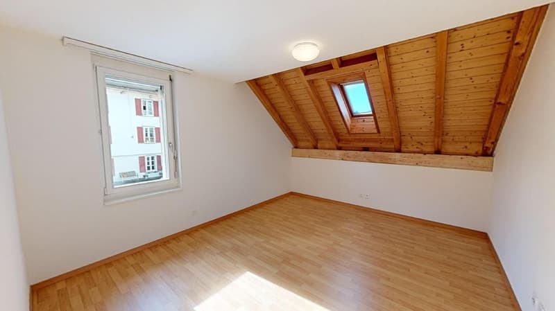 Charmante 4-Zimmer-Dachwohnung in Schüpfen – ab Oktober 2026 verfügbar (10)