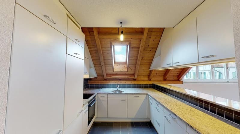 Charmante 4-Zimmer-Dachwohnung in Schüpfen – ab Oktober 2026 verfügbar (3)