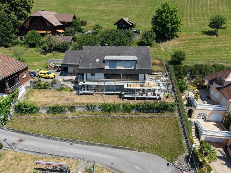 Traumaussicht auf den Thunersee: Grosszügige 2.5-Zimmer-Erdgeschosswohnung in Oberhofen (5)