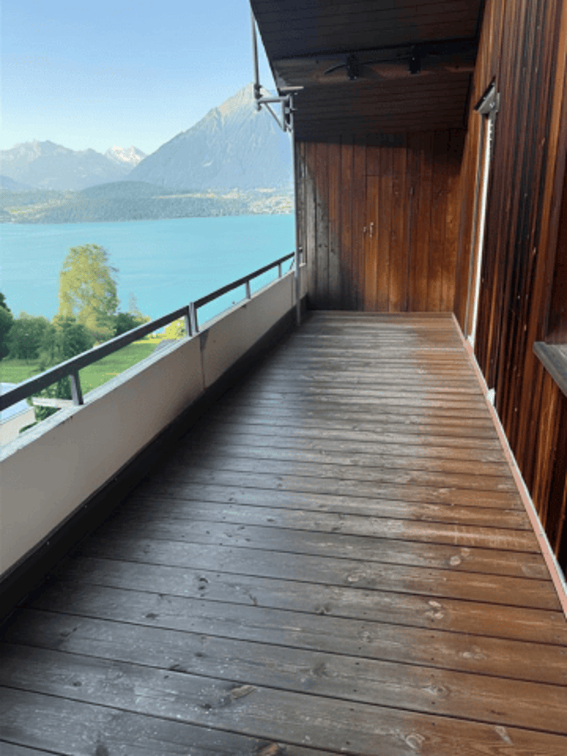 Charmante 4-Zimmer-Dachwohnung mit traumhaftem See- und Bergblick in Oberhofen am Thunersee (13)