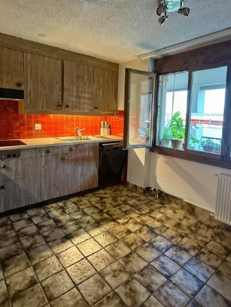 Charmante 4-Zimmer-Wohnung mit Seeblick in Oberhofen am Thunersee (3)