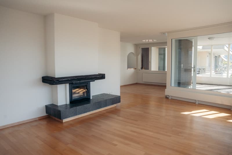 Moderne 4.5-Zimmer-Attikawohnung mit Cheminée in Thun (17)