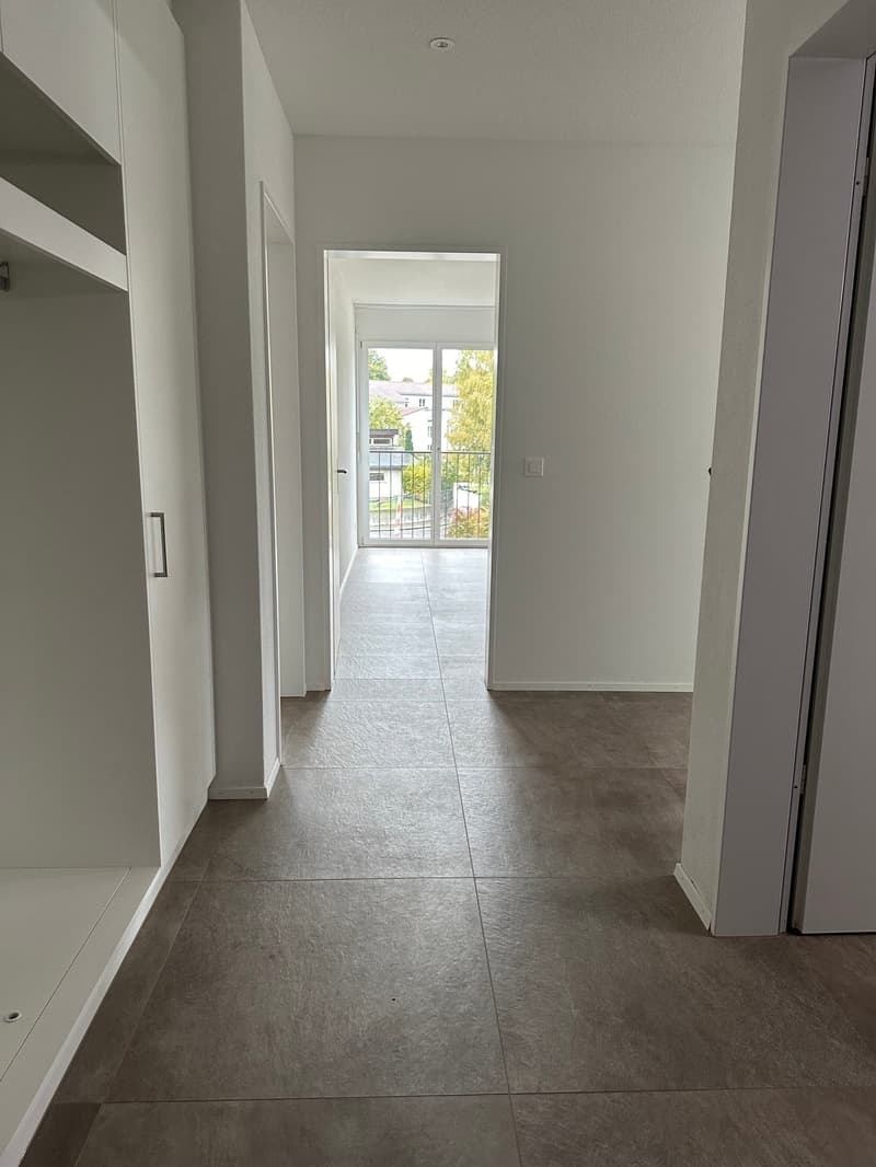 Moderne 4-Zimmer-Neubauwohnung mit Balkon und schöner Aussicht in Uetendorf (23)