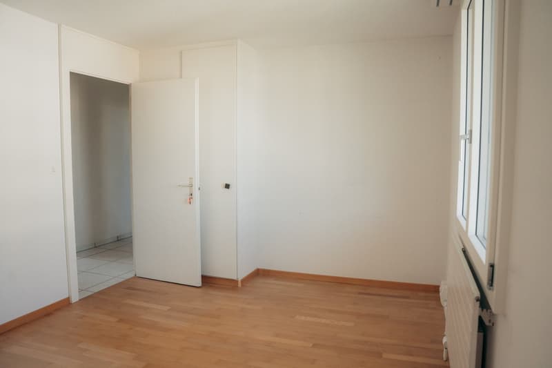 Charmante 4.5-Zimmer-Attikawohnung mit Bergpanorama in Thun (19)