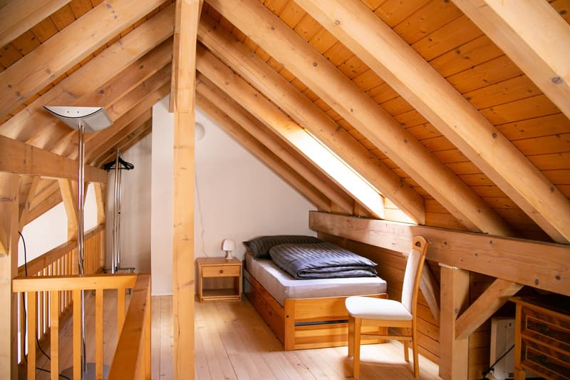 Gemütliche 3-Zimmer-Dachwohnung mit Balkon in Goldiwil b. Thun (11)