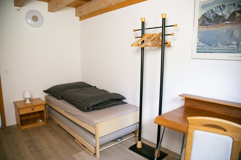 Gemütliche 3-Zimmer-Dachwohnung mit Balkon in Goldiwil b. Thun (7)