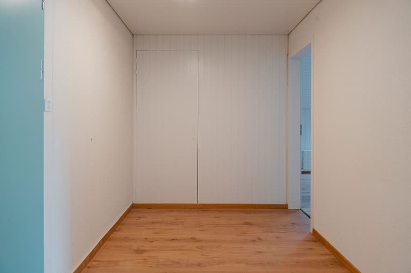 Charmante 4-Zimmer-Dachwohnung mit traumhaftem See- und Bergblick in Oberhofen am Thunersee (8)
