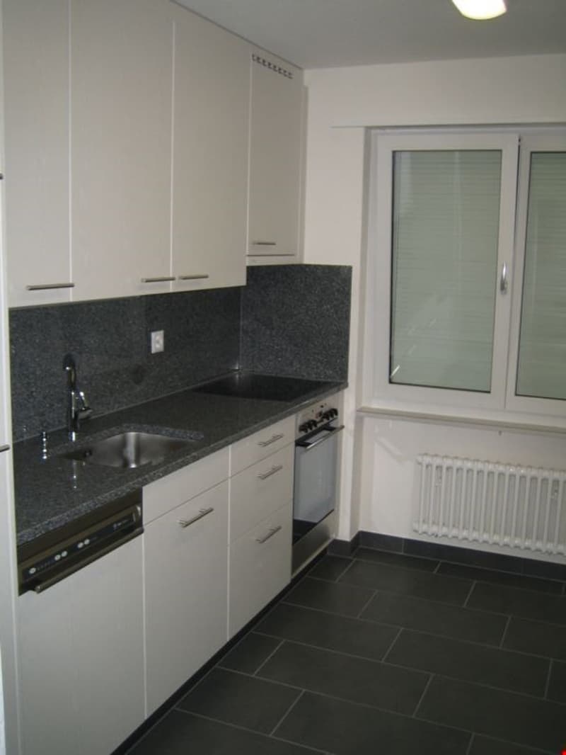 Charmante 1.5-Zimmer-Wohnung mit Balkon in Jona (3)