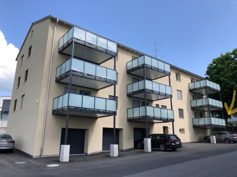 Moderne 3.5-Zimmer-Wohnung mit grossem Balkon in Menziken (2)