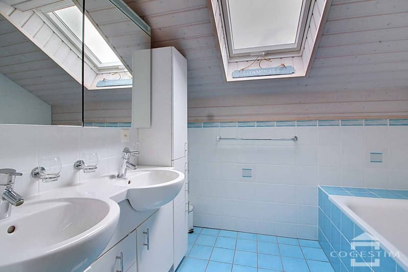 Etage - salle de bains 1