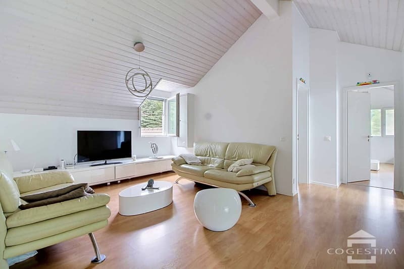 Etage - mezzanine/petit salon