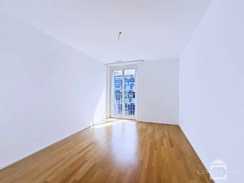 Disponible de suite appartement moderne de 3,5 pièces à deux pas du Léman (7)