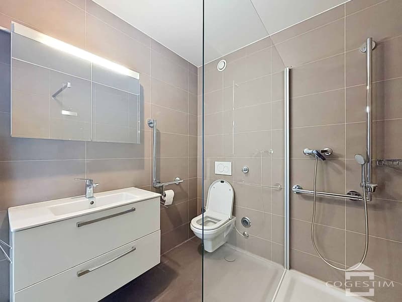 Disponible de suite appartement moderne de 3,5 pièces à deux pas du Léman (10)
