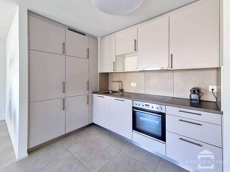 Appartement de 3,5 pièces à 50 mètres du Léman et à 5 minutes du centre-ville (13)