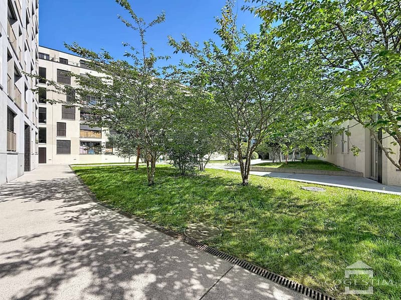 Appartement de 3,5 pièces à 50 mètres du Léman et à 5 minutes du centre-ville (12)