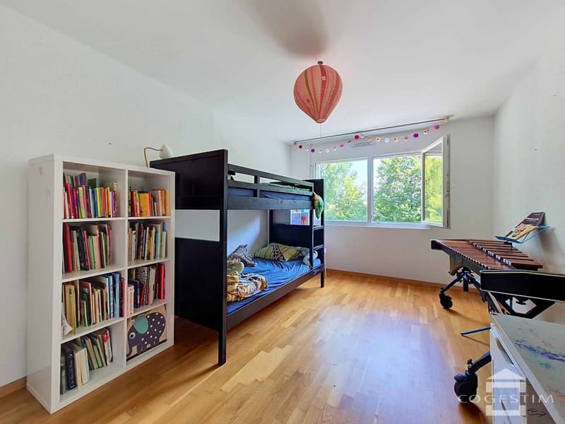 Appartement moderne de 4.5 pièces avec de généreux espaces extérieurs (9)