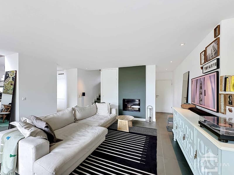 Maison de village mitoyenne de 6.5 pièces entièrement rénovée (5)