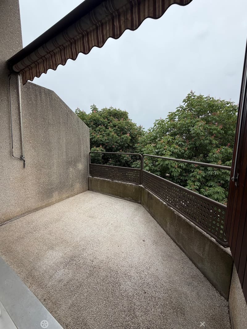 Grosszügige Dachwohnung / Appartement sous les toits (6)