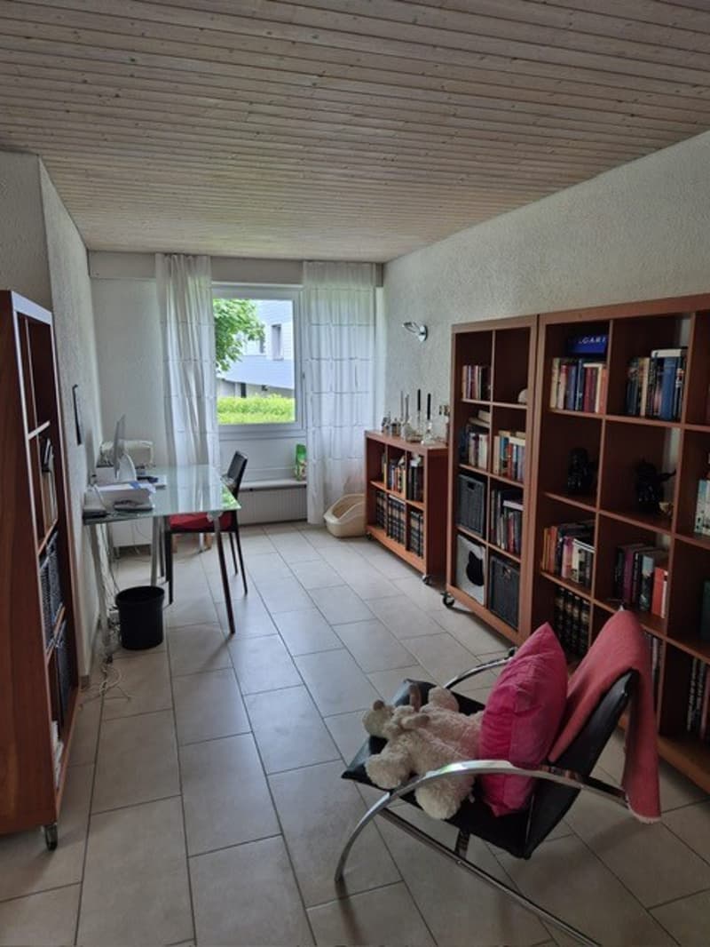Schöne und gepflegte 3.5-Zimmer-Wohnung im Erdgeschoss  plus EH in Nidau (3)