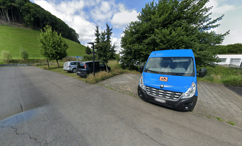 Parkplatz ab 1. September 2026 zu vermieten (2)