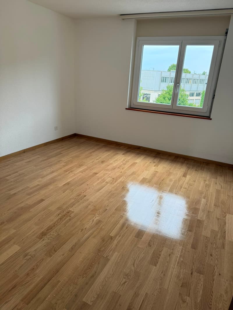 Helle 2.5-Zimmerwohnung mit grosszügigen Balkon (6)