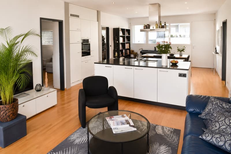 Charmante 5.5-Zimmer-Wohnung mit Balkon und herrlicher Aussicht in Rubigen (11)