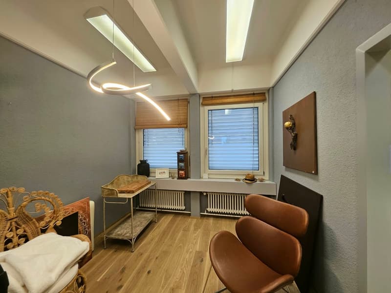Helles Büro oder Praxis an ruhiger Lage in Aarberg (8)