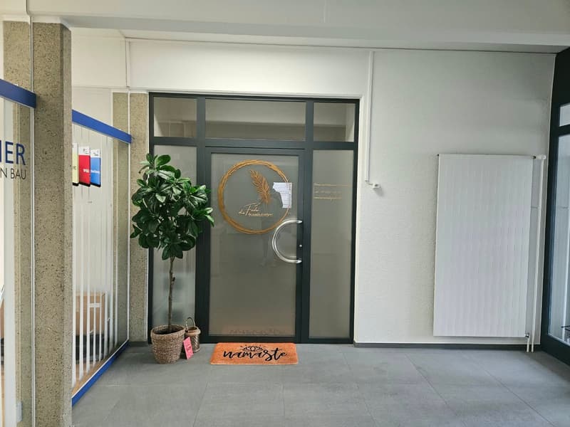 Helles Büro oder Praxis an ruhiger Lage in Aarberg (12)
