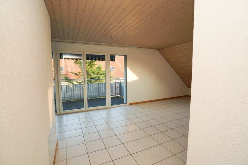 Charmante Dachwohnung im ruhigen Quartier (6)