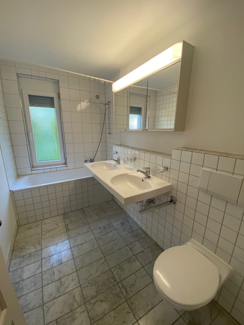 Helle 4-Zimmer-Wohnung mit Balkon und schöner Aussicht in St. Gallen (12)