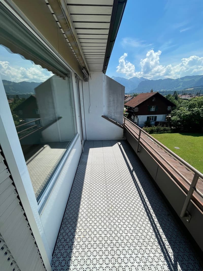Schöne 2.5-Zimmerwohnung im Dachgeschoss (2)