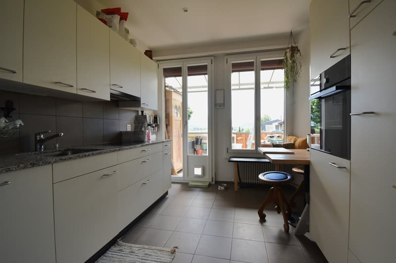 Schöne, grosszügige 2.5-Zimmerwohnung in einzigartigem Schlössli (1)