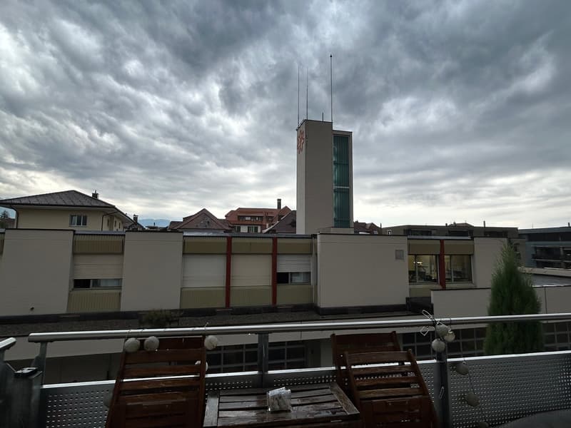 Urbanes Wohnen mit Weitblick: Helle 3.5-Zimmerwohnung im Herzen von Thun (5)