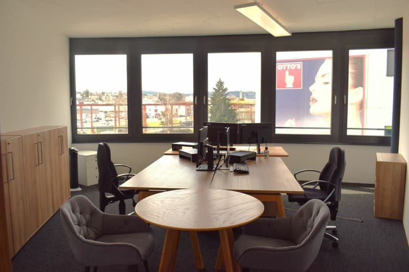 Bureaux entièrement équipés avec un niveau de construction élevé (5)