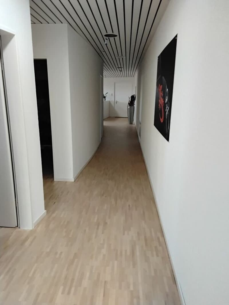 Büroflächen mit hohem Ausbaustandard, Archiv und Küche (9)