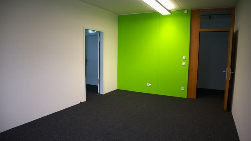 Büro 2 und Durchgang