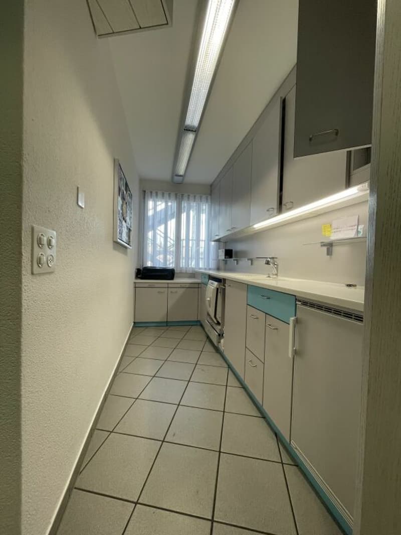 Espace commercial dans un emplacement idéal - parfait pour votre entreprise (11)
